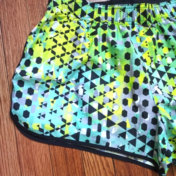 💚Victoria Secret Sport shorts💚 - Picture 4 of 4